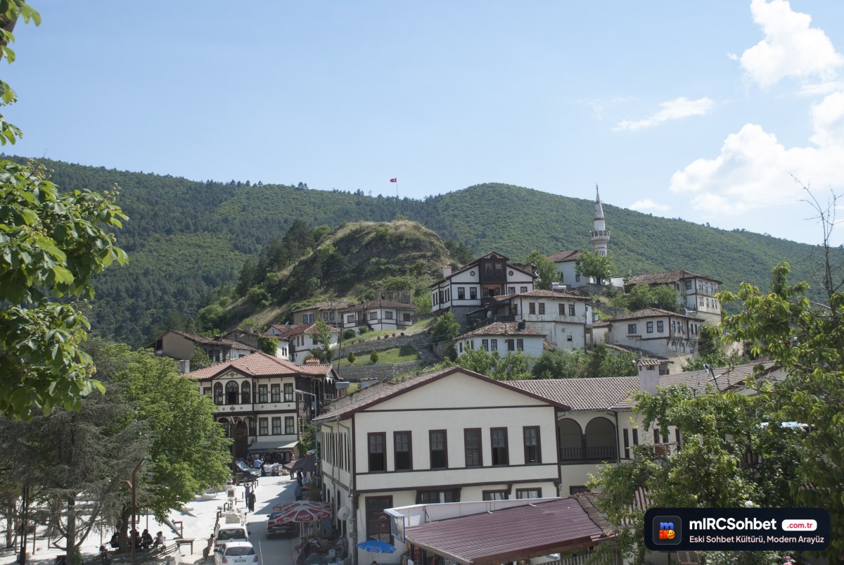Sakarya mIRC Sohbet Odaları: Kesintisiz ve Samimi Online Chat